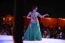 belly dance in desert safari