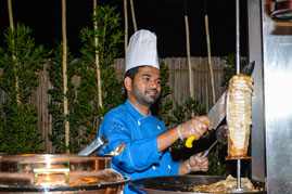 food-in-dubai-desert